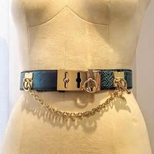 BCBG MaxAzria Snake Toggle Belt Fold Chain Sz S